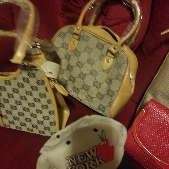 Handbags,shirts,gowns - Picture 3 of 8